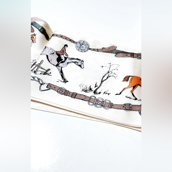 Horse print scarf G5 - Picture 2 of 2